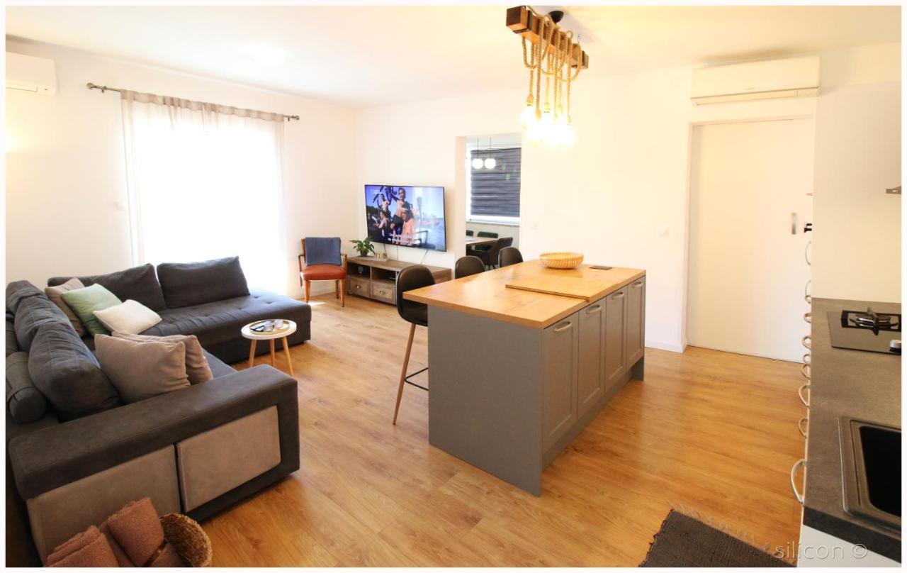 Apartman Silicon Примоштен Экстерьер фото