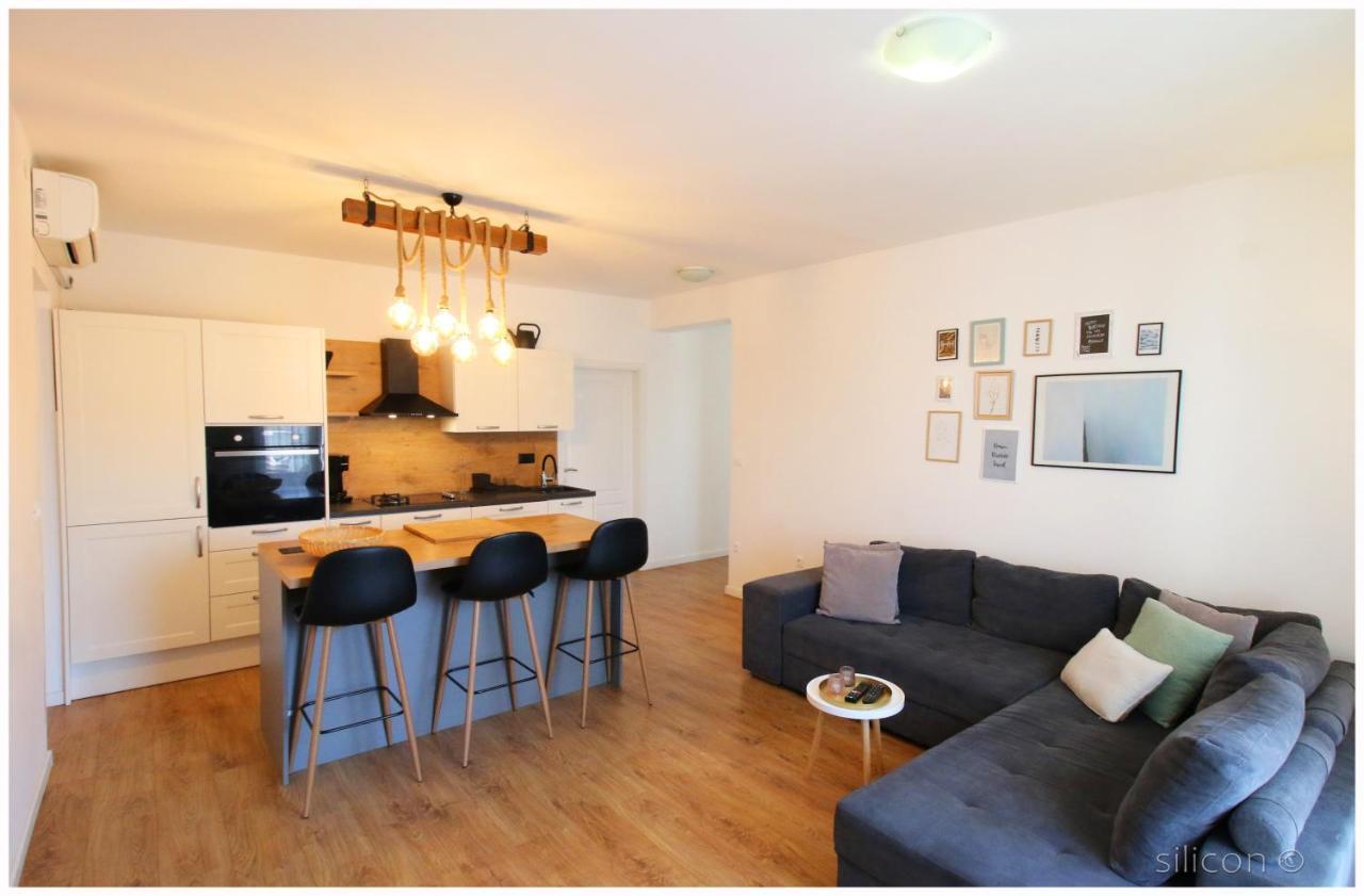 Apartman Silicon Примоштен Экстерьер фото